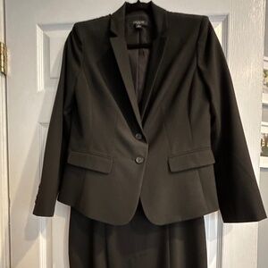 Ann Taylor Black Women’s Two- Piece Suit